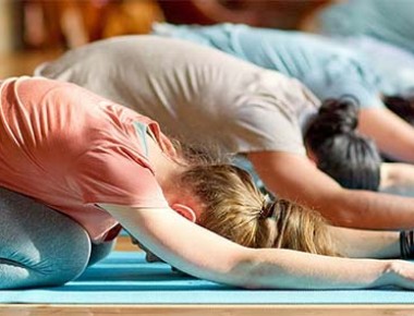 5 tư thế yoga giúp bạn dễ ngủ