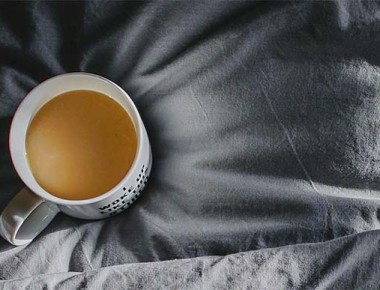 Bí quyết loại bỏ bất kỳ vết bẩn nào trên khăn trải giường